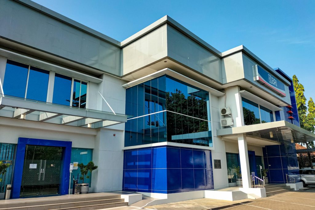 COMMERCIAL CONSTRUCTION THAT BUILDS BUSINESS SUCCESS