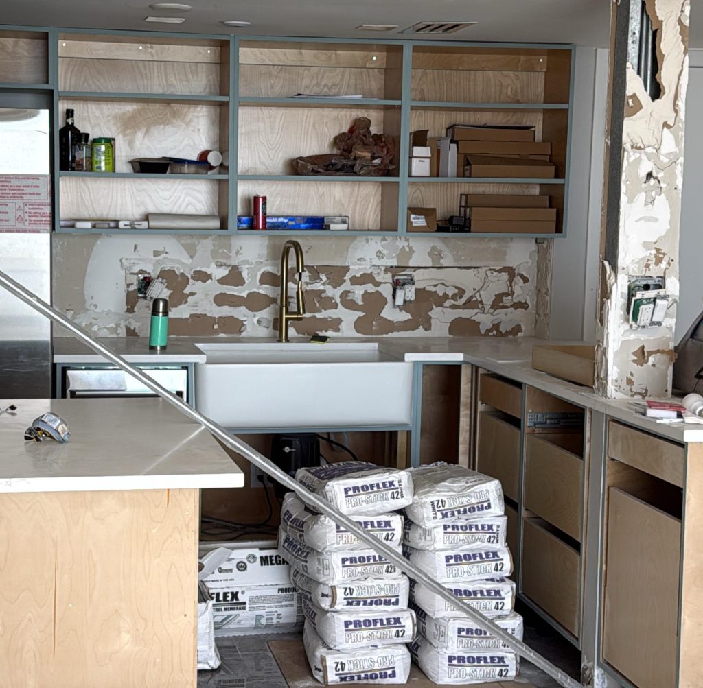 Cabinets and Countertops: Choosing Materials That Last in Florida’s Climate